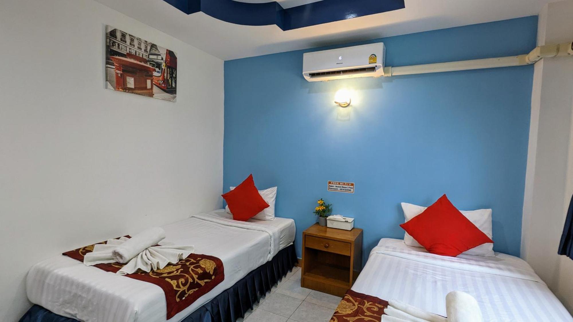 Heaven House Restro & Bar Otel Patong Dış mekan fotoğraf