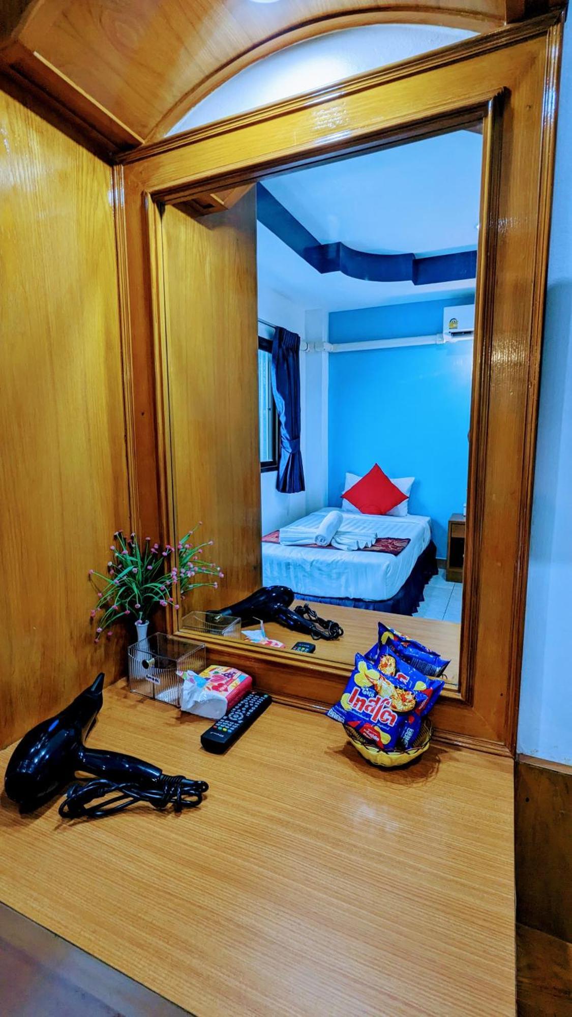 Heaven House Restro & Bar Otel Patong Dış mekan fotoğraf