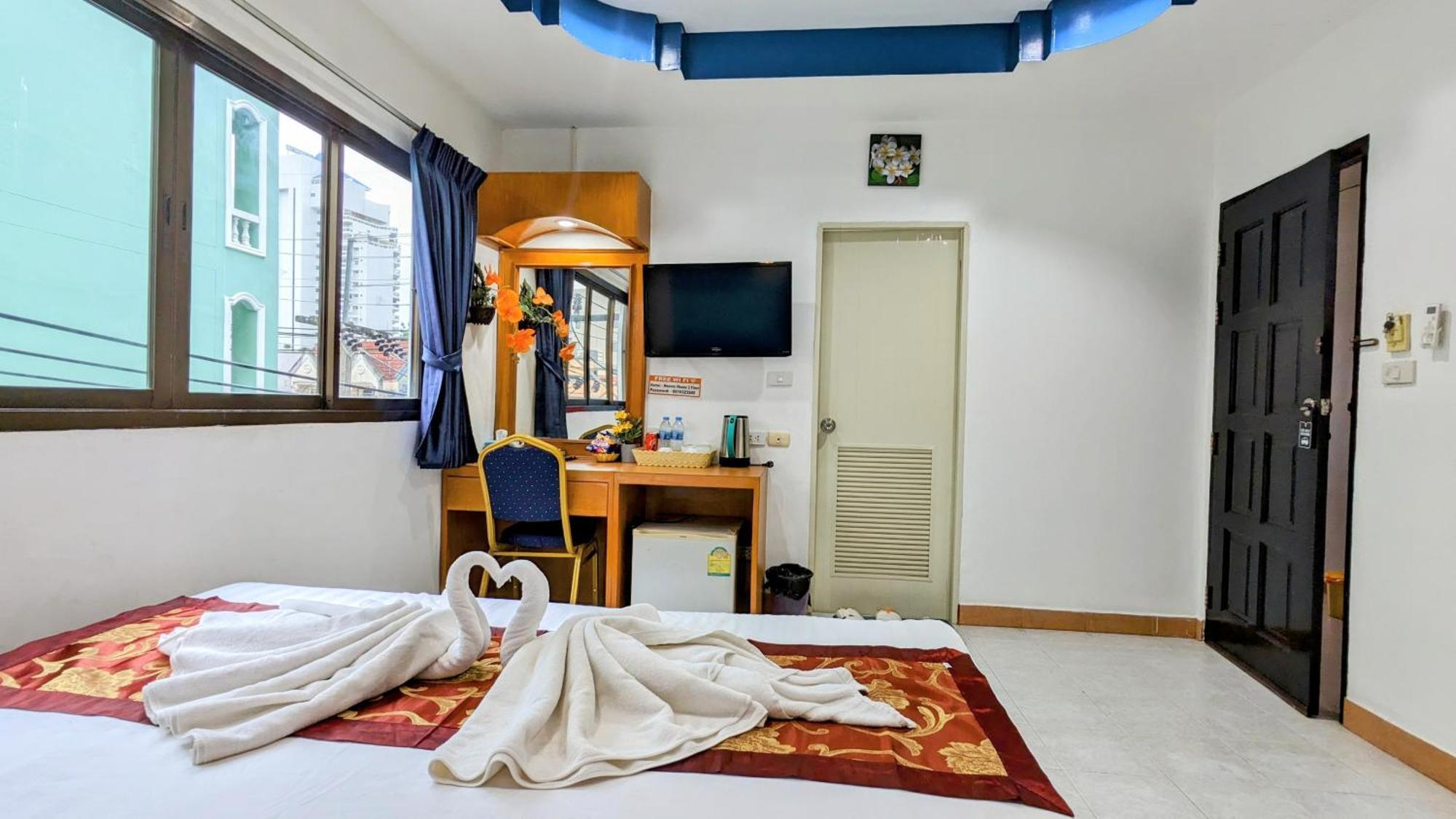 Heaven House Restro & Bar Otel Patong Dış mekan fotoğraf
