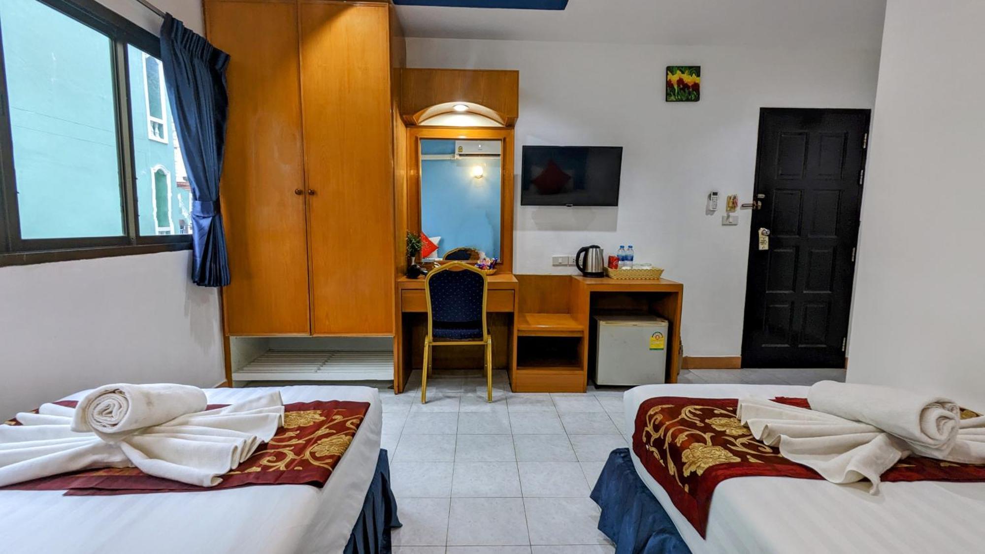 Heaven House Restro & Bar Otel Patong Dış mekan fotoğraf