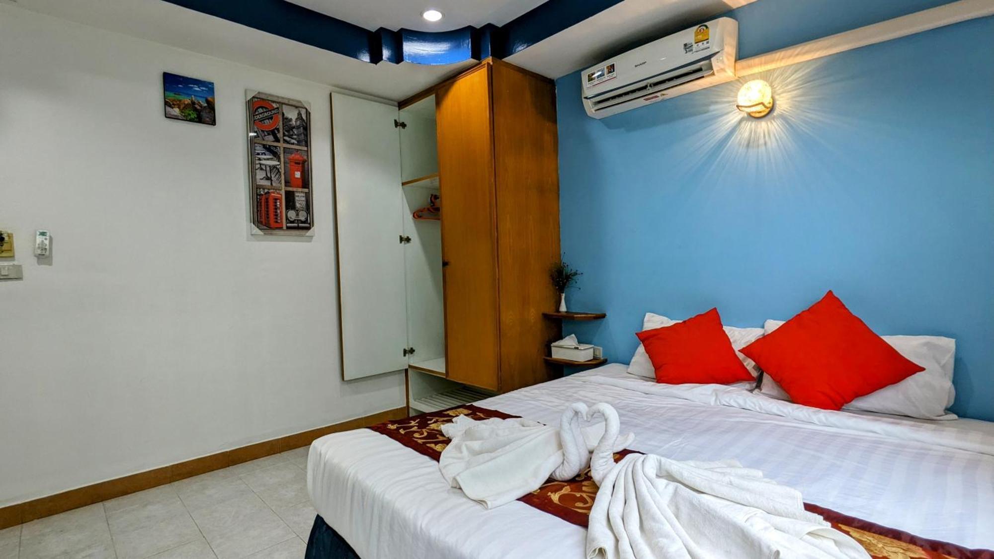 Heaven House Restro & Bar Otel Patong Dış mekan fotoğraf