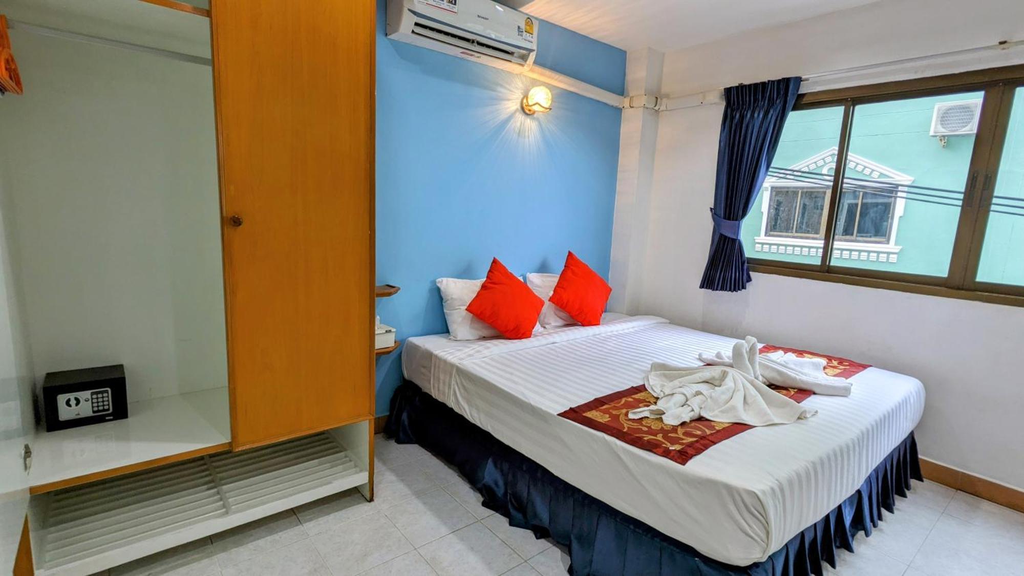 Heaven House Restro & Bar Otel Patong Dış mekan fotoğraf