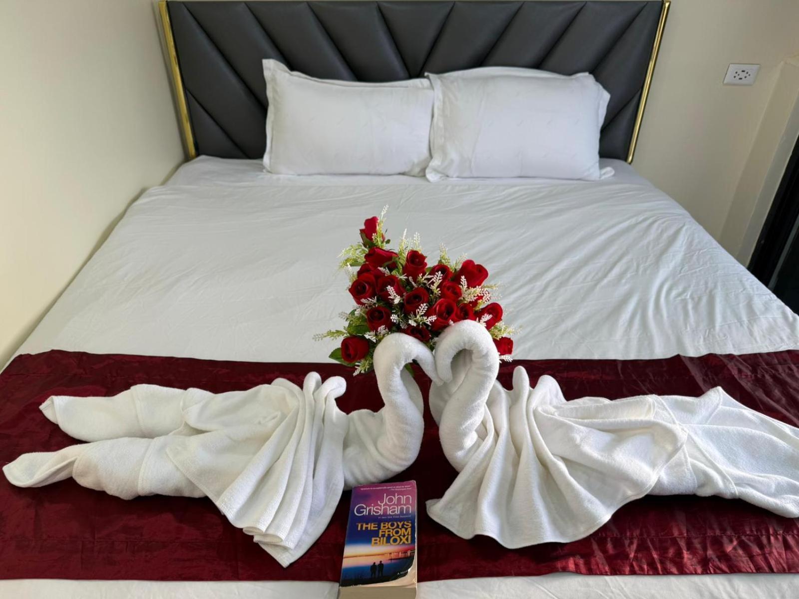Heaven House Restro & Bar Otel Patong Dış mekan fotoğraf