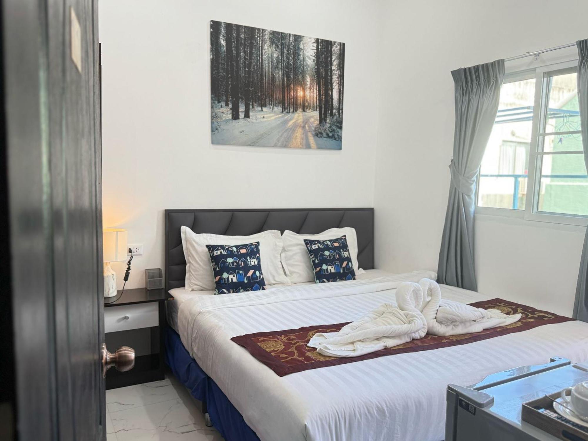 Heaven House Restro & Bar Otel Patong Dış mekan fotoğraf