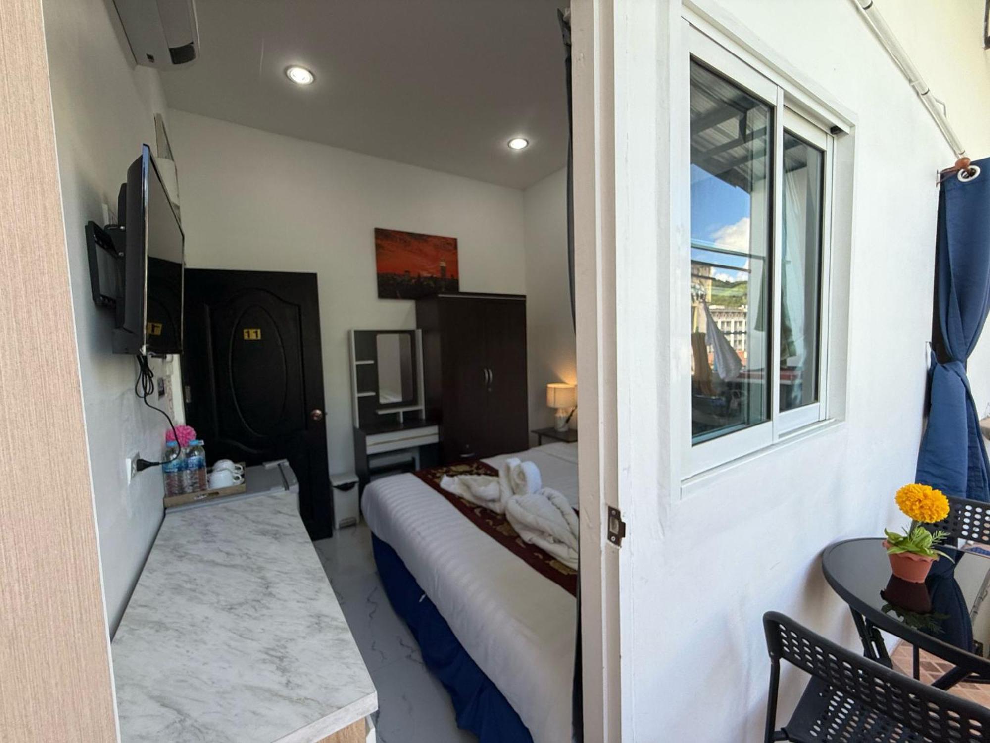 Heaven House Restro & Bar Otel Patong Dış mekan fotoğraf
